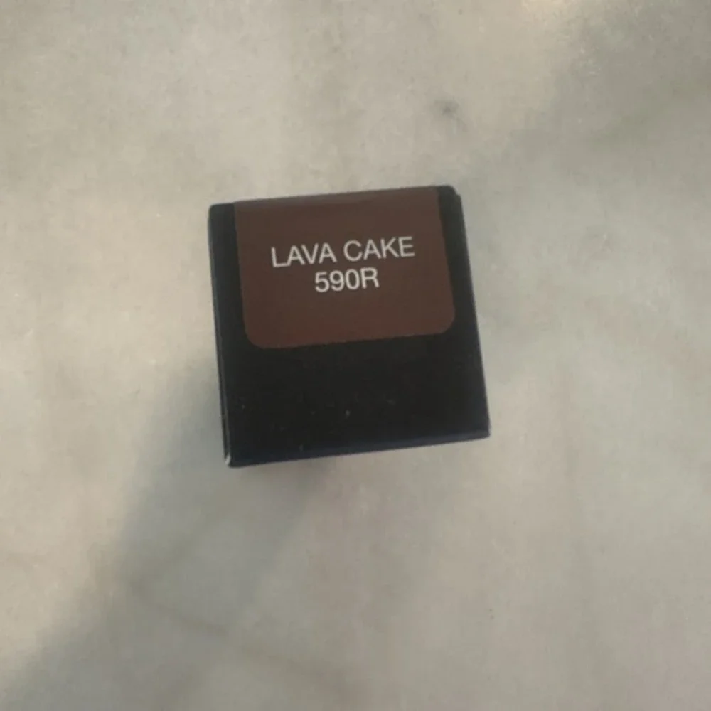 Huda Beauty‎ Fauxfilter Skin Finish Foundation Stick - LAVA CAKE 590R